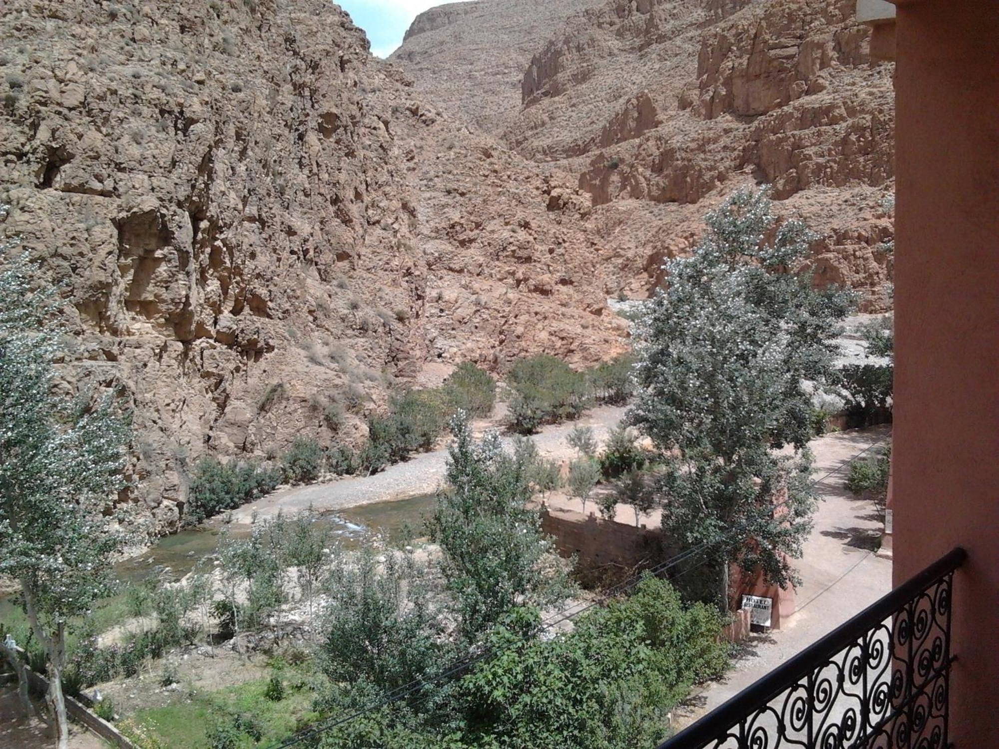 Hotel Restaurant La Gazelle De Dades Akhendachou n'Ait Ouffi Exterior photo